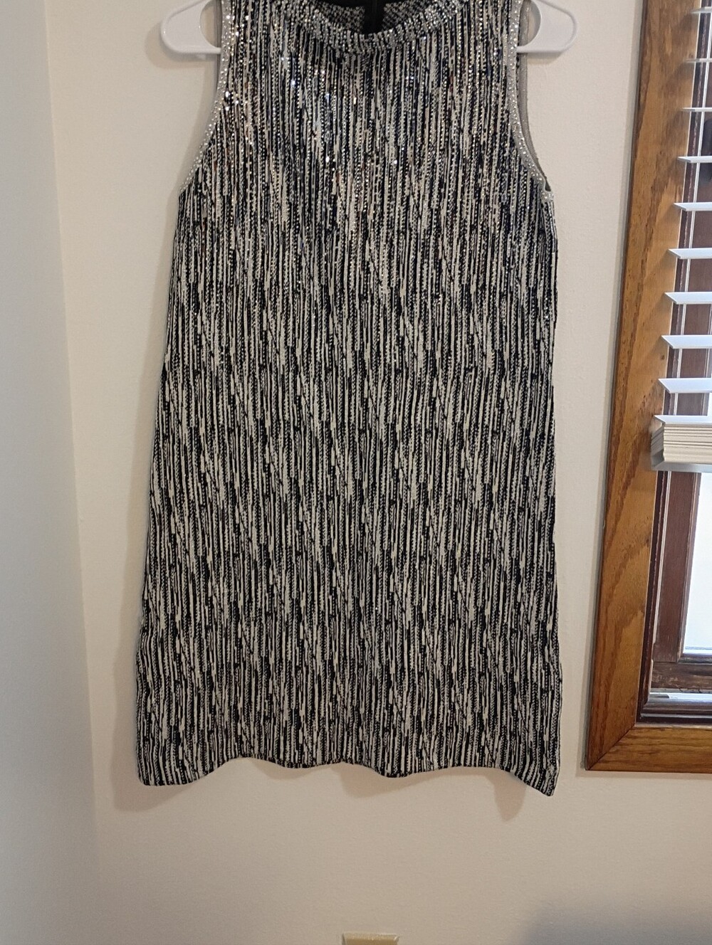 St.John Evening Black and White Patterned Sleeveless Dress.